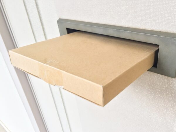 【料金比較】日本郵便「スマートレター」・ヤマト運輸「クロネコゆうメール」・佐川急便「飛脚ゆうメール便」