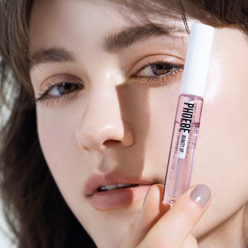 PHOEBEのまつ毛美容液