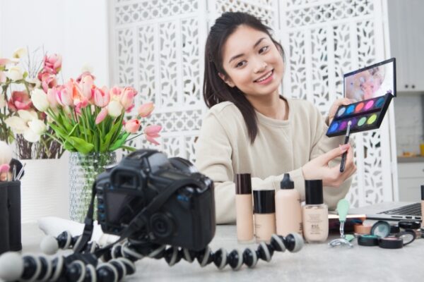 P2Cとは？D2Cとは異なる個のチカラで商品を販売する新しい物販の形