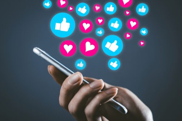 P2CとD2Cの違いは？