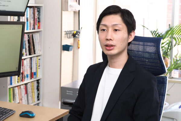 急激な成長に対し、全業務の内製化を目指す