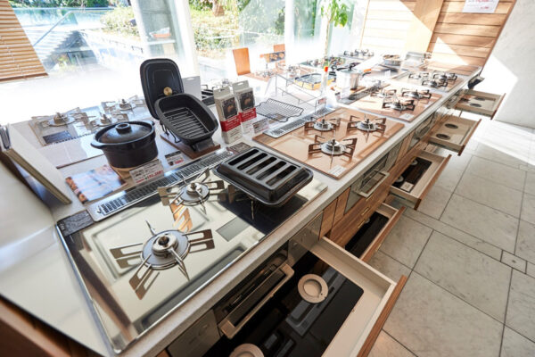 東京・大阪にショールームを設置している