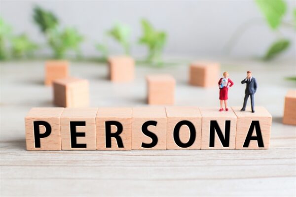 ペルソナ設定とカスタマージャーニーマップの作成