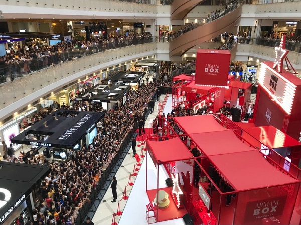 中国の百貨店で行われる化粧品ブランドのイベント