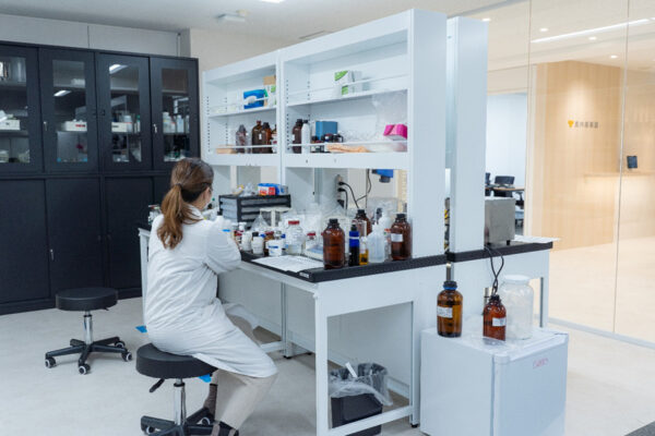 研究開発を都内の事業所内で行っている