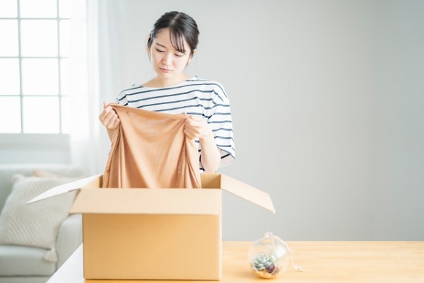 リバースロジスティクスとは？ 返品対応のメリットや代表的なサービスを紹介