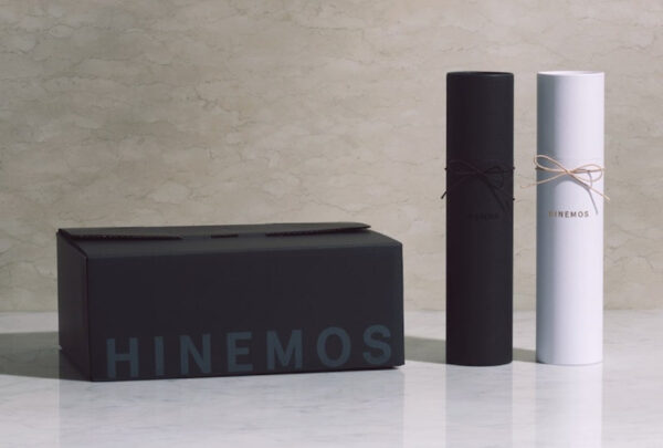 HINEMOS提供：商品のパッケージ・ラベルなども一貫して時間をテーマにデザインされている。