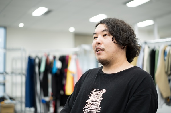 縫製工場とメーカーをつなぐSynaBizの取り組み