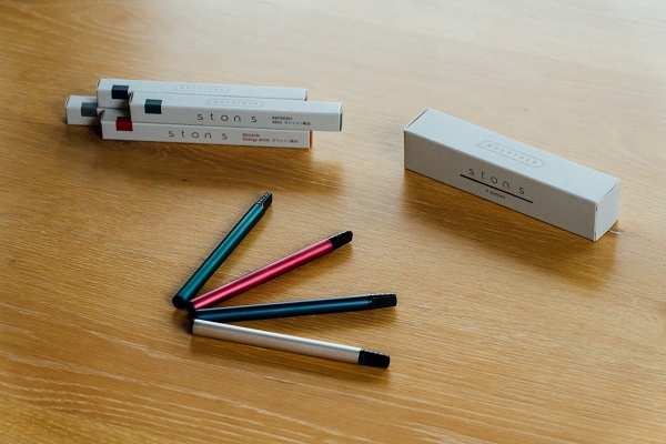 箱から出すと、吸うだけで利用できる「ston s」