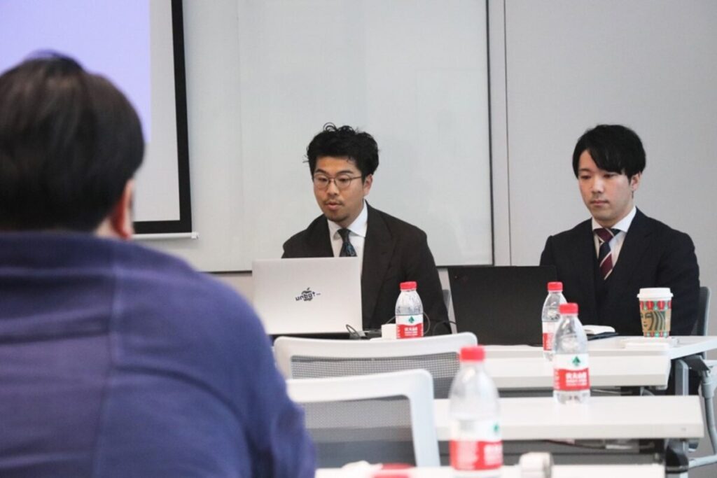 (右)佐藤秀彦・株式会社ポーラ 電商部 経理
(左)福積亮・株式会社unbot グローバル営業統括