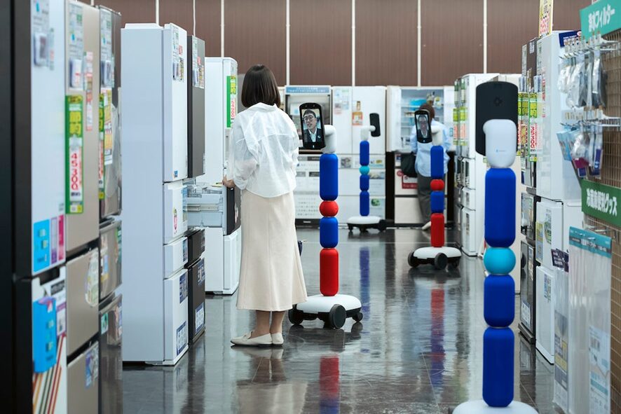 2位 ヤマダホールディングス × avatarin家電流通業界に特化したAIロボティクスサービス創出に向けた業務提携に合意 接客の接点増加と品質向上を目指して