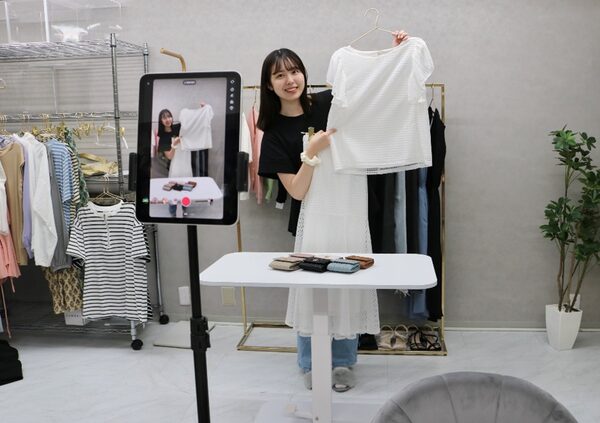 オークファン、ライブコマース強化へ専用スタジオを新設 - TikTokでフォロワー2,000人突破、大阪拠点も計画中